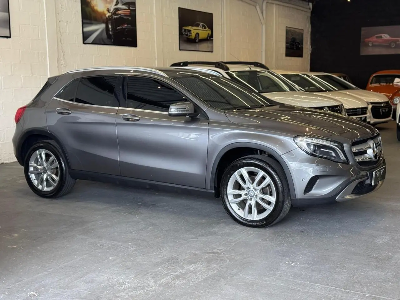 MERCEDES-BENZ GLA 200