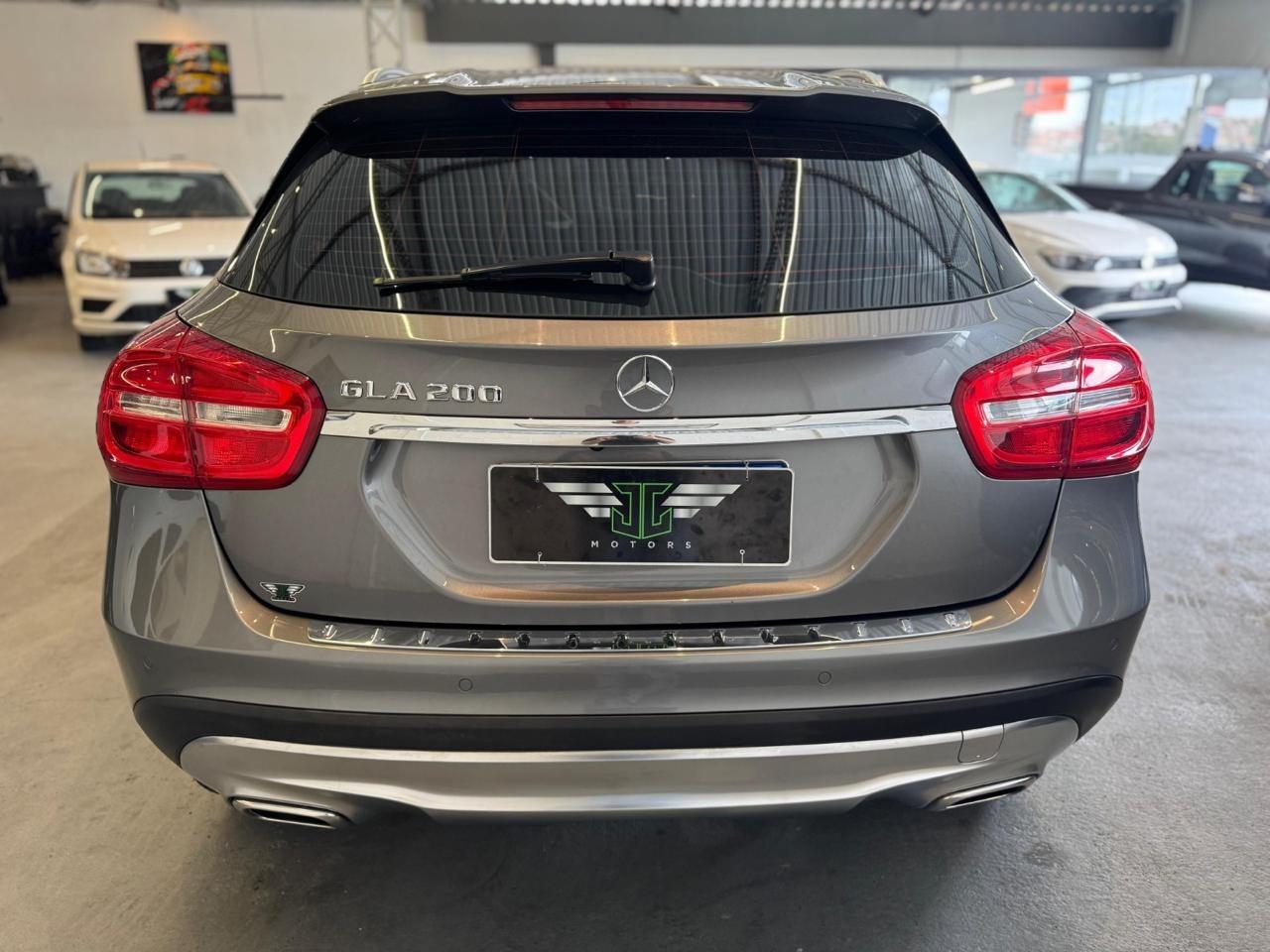 MERCEDES-BENZ GLA 200 - Foto