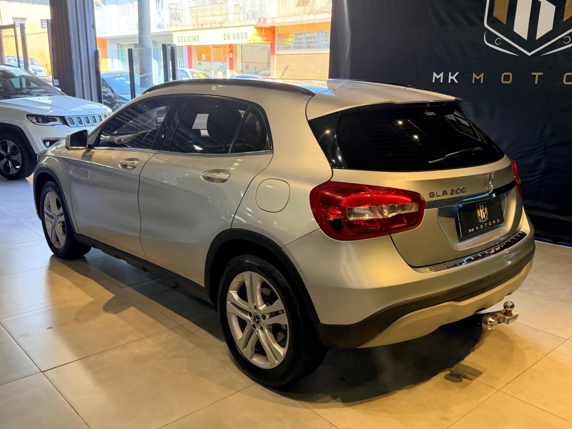 MERCEDES-BENZ GLA 200 - Foto