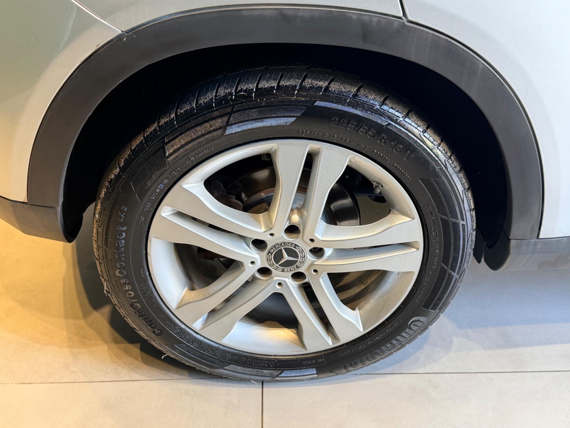MERCEDES-BENZ GLA 200 - Foto