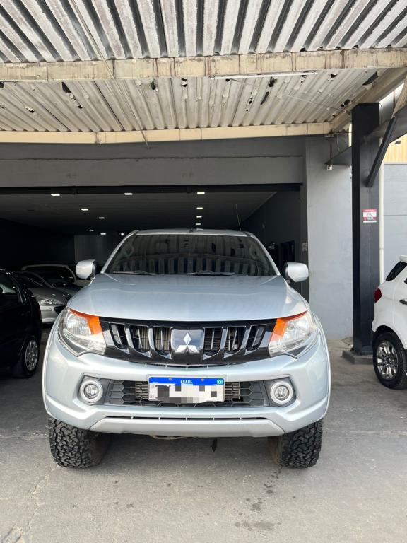 MITSUBISHI L 200 - Foto