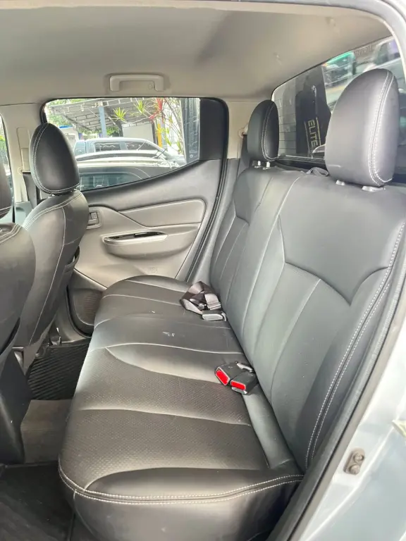 MITSUBISHI L 200 - Foto