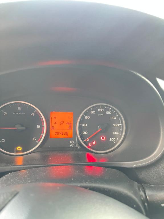 MITSUBISHI L 200 - Foto