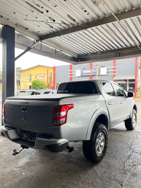 MITSUBISHI L 200 - Foto