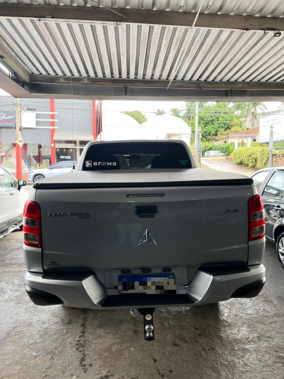 MITSUBISHI L 200 - Foto