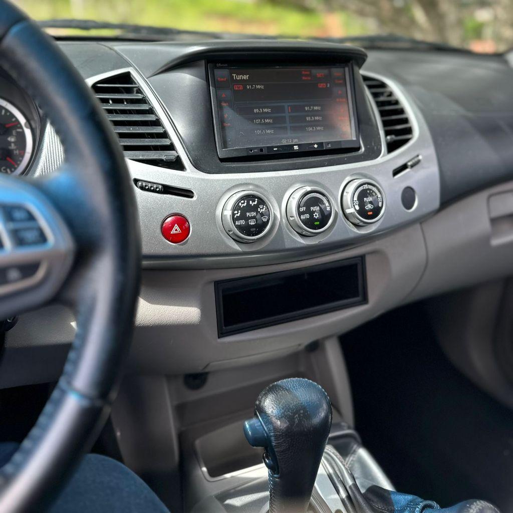 MITSUBISHI L 200 Triton - Foto