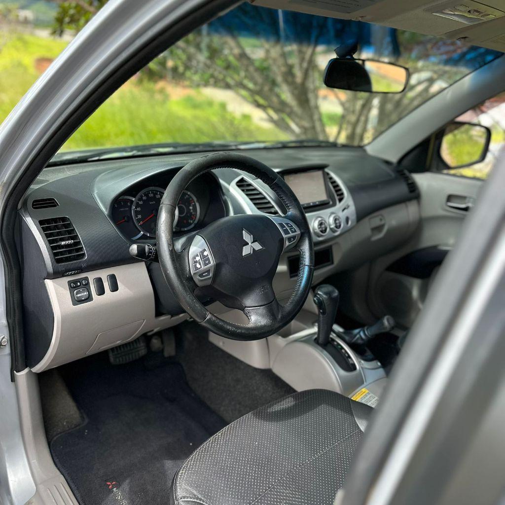 MITSUBISHI L 200 Triton - Foto