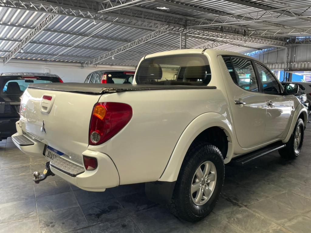 MITSUBISHI L 200 Triton - Foto