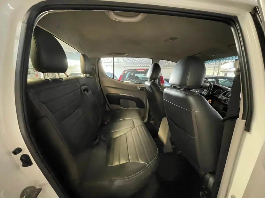 MITSUBISHI L 200 Triton - Foto