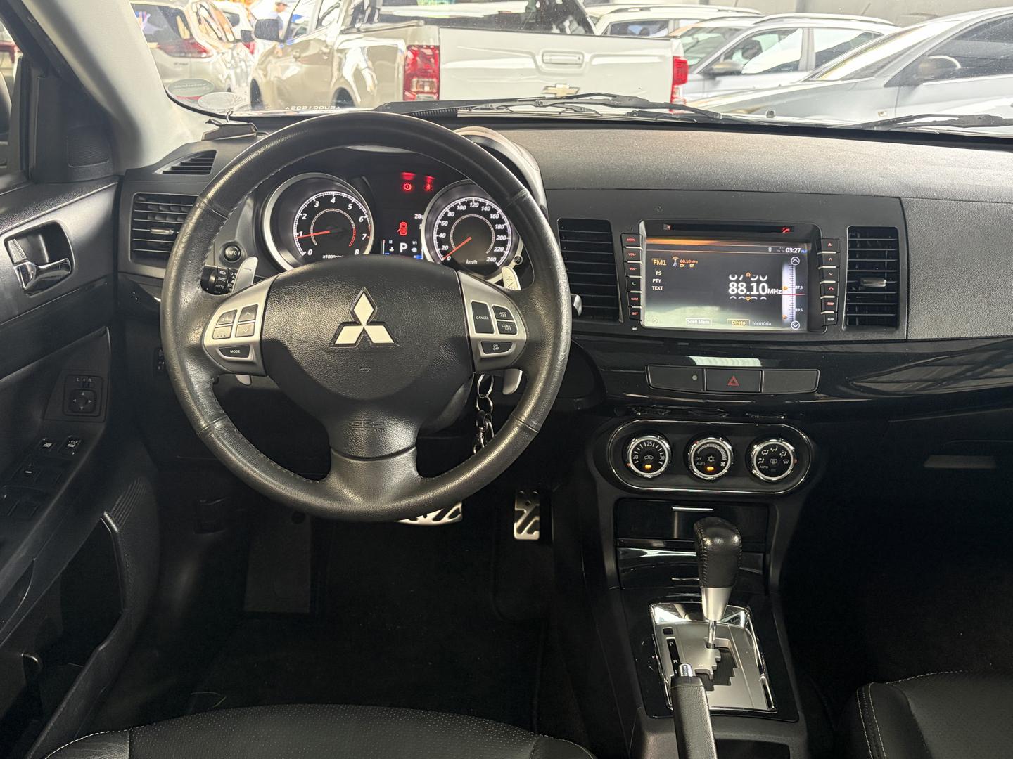 MITSUBISHI Lancer - Foto