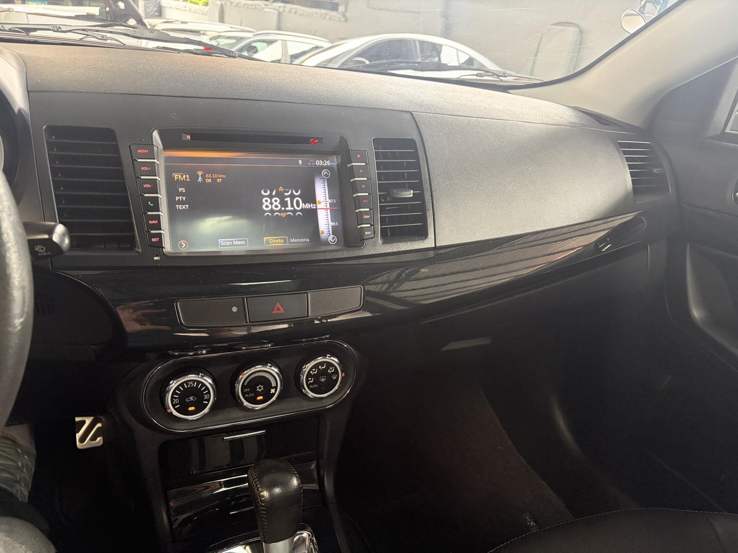 MITSUBISHI Lancer - Foto