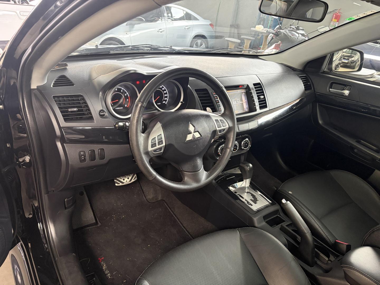 MITSUBISHI Lancer - Foto