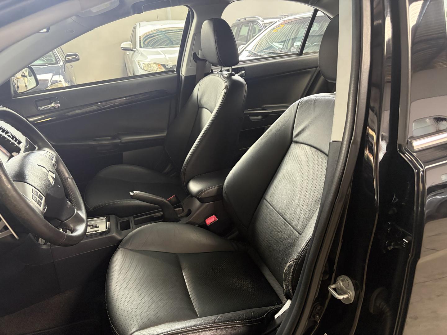 MITSUBISHI Lancer - Foto