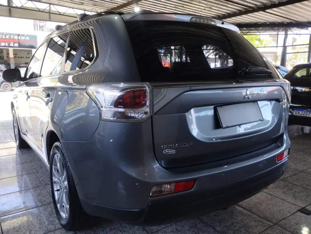 MITSUBISHI Outlander - Foto