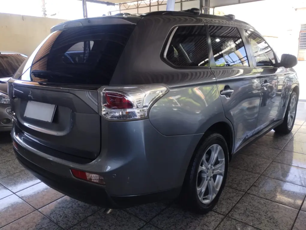 MITSUBISHI Outlander - Foto