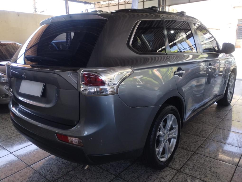 MITSUBISHI Outlander - Foto