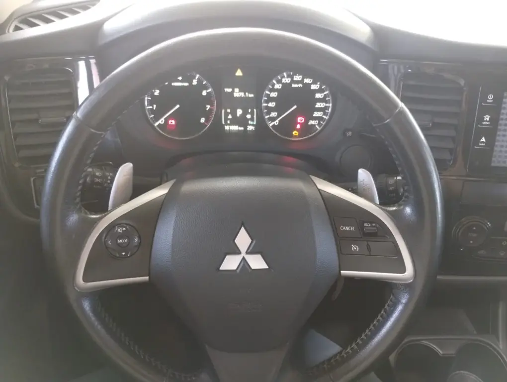 MITSUBISHI Outlander - Foto