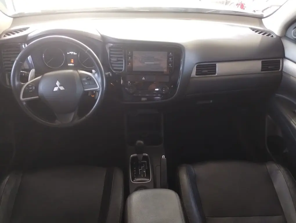 MITSUBISHI Outlander - Foto