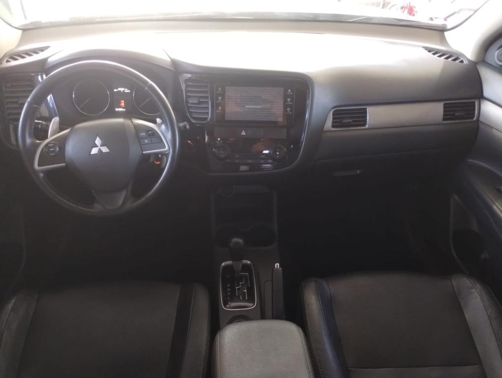 MITSUBISHI Outlander - Foto