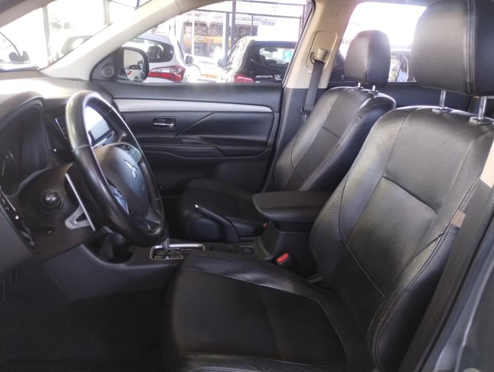 MITSUBISHI Outlander - Foto