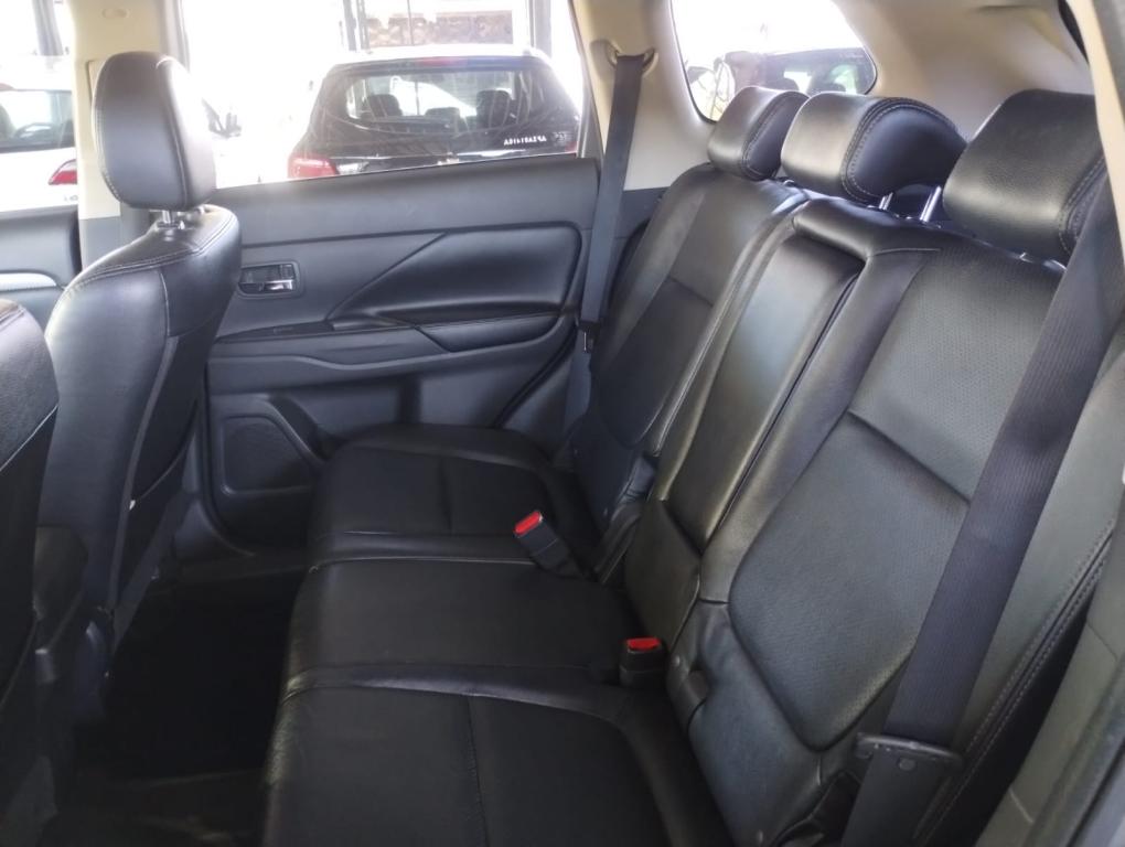 MITSUBISHI Outlander - Foto