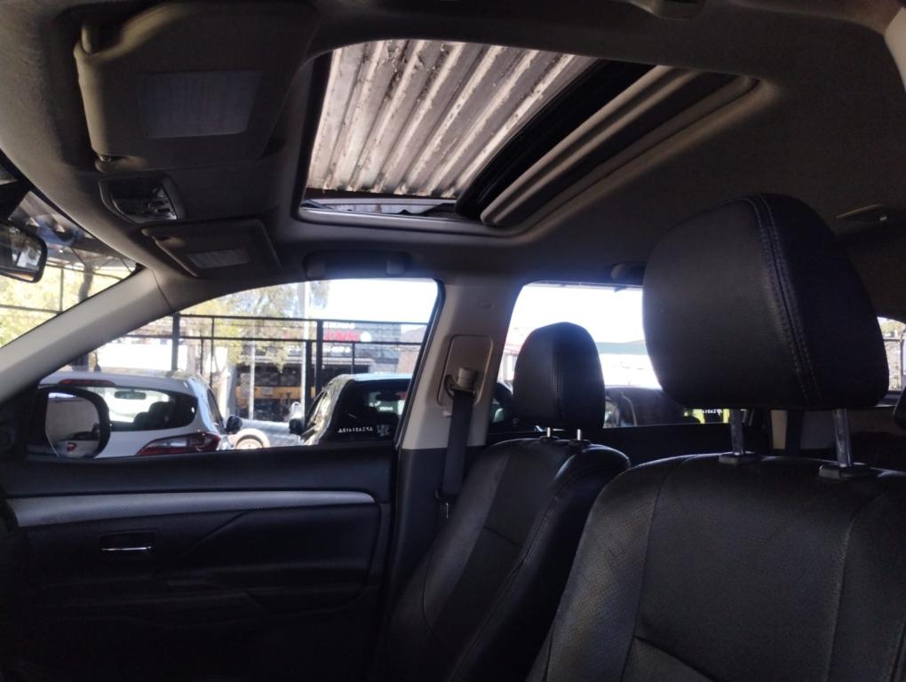 MITSUBISHI Outlander - Foto