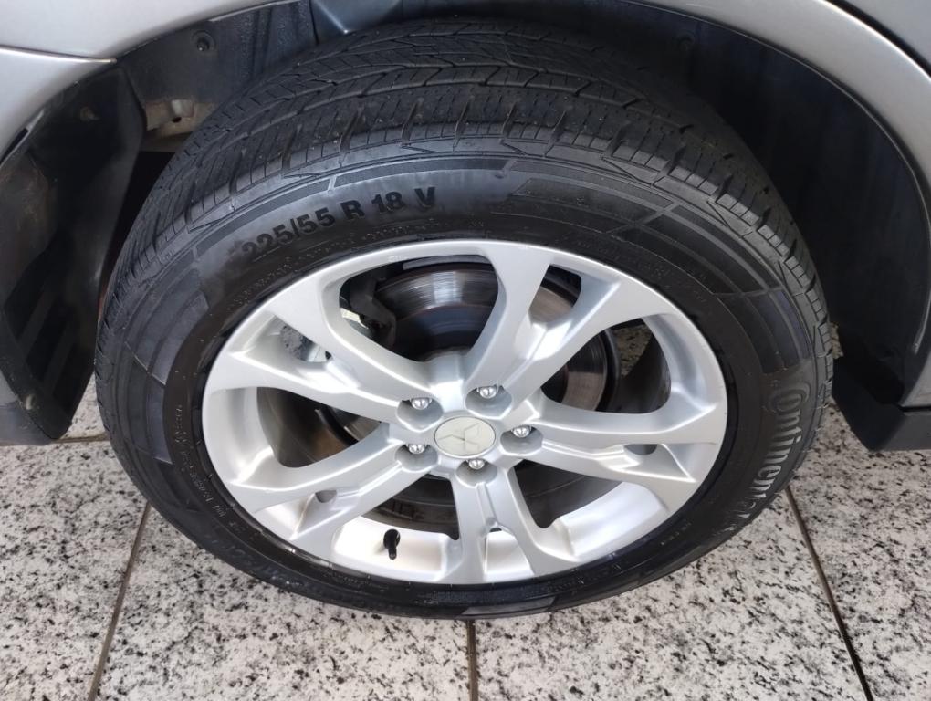 MITSUBISHI Outlander - Foto