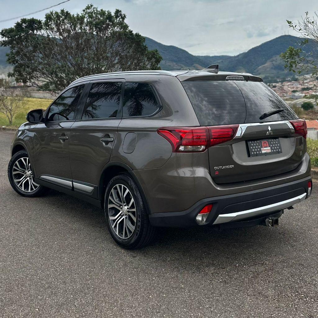 MITSUBISHI Outlander - Foto