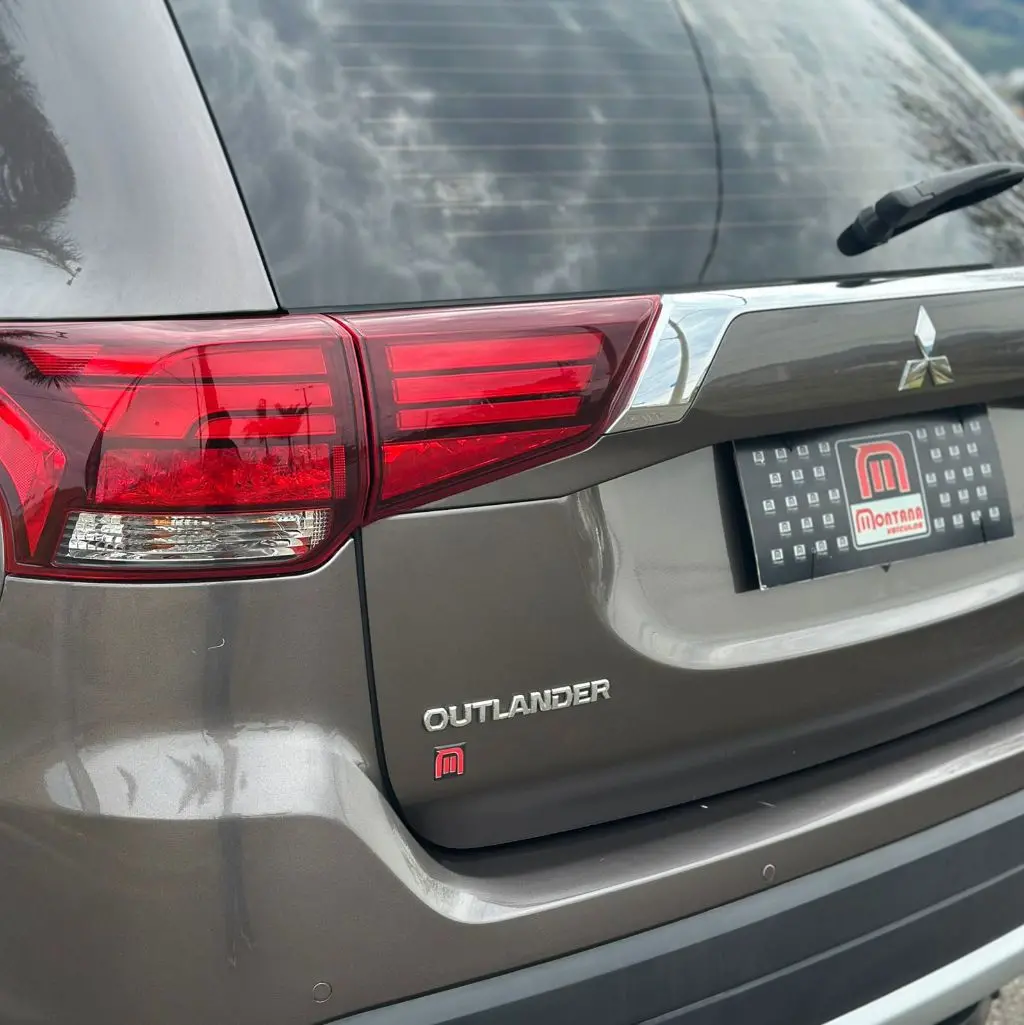 MITSUBISHI Outlander - Foto