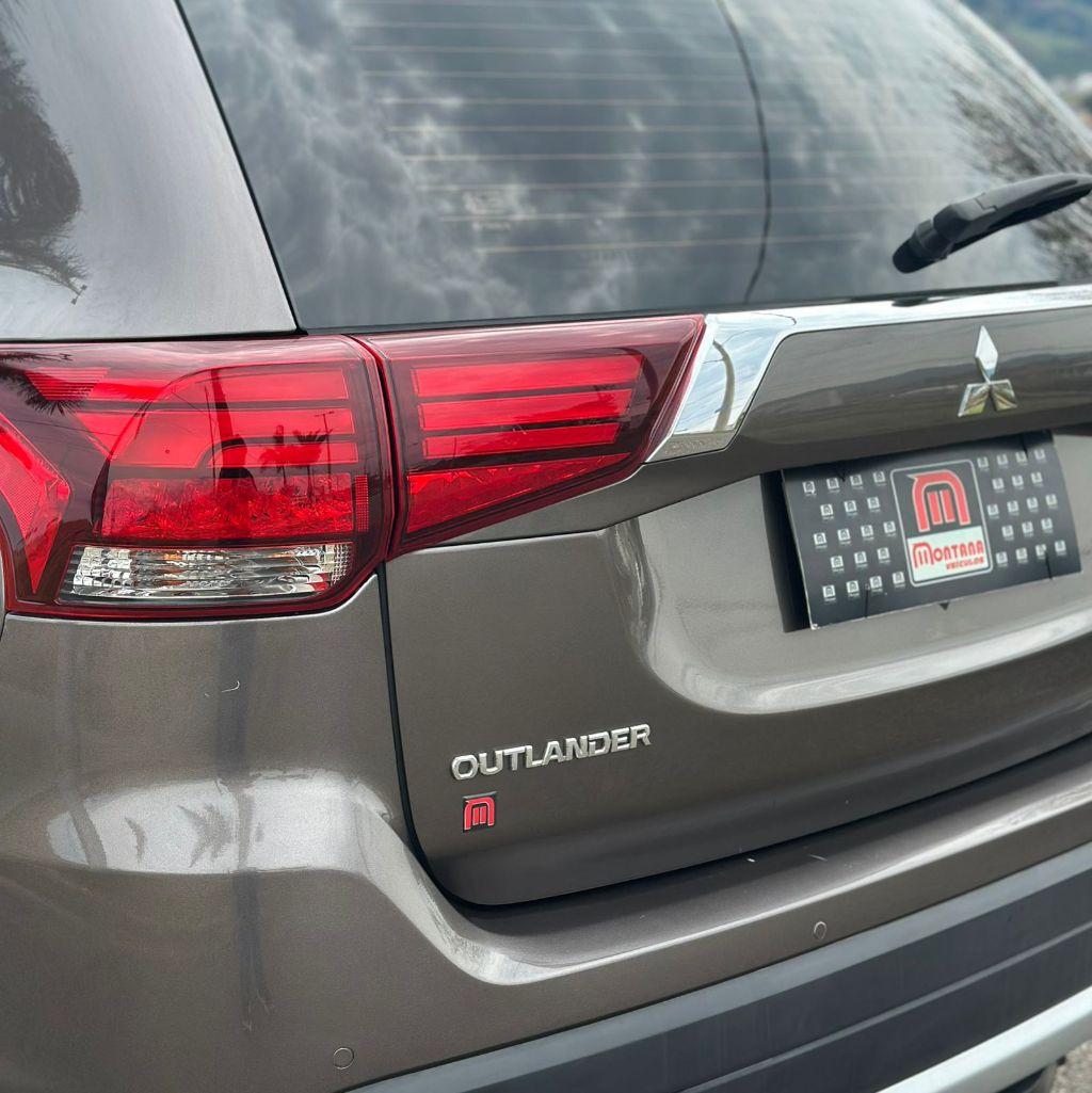 MITSUBISHI Outlander - Foto