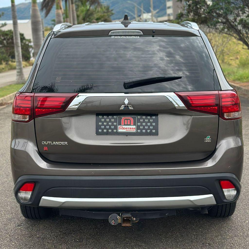 MITSUBISHI Outlander - Foto