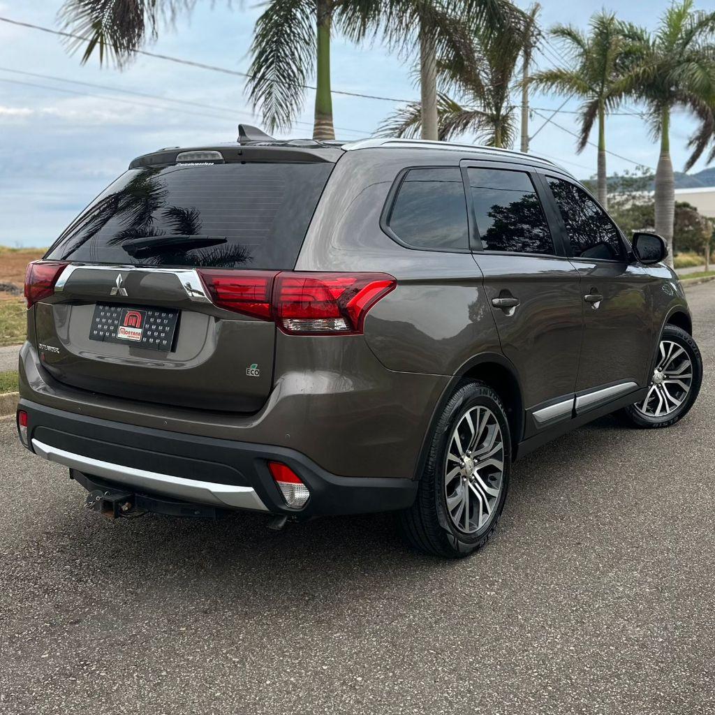 MITSUBISHI Outlander - Foto