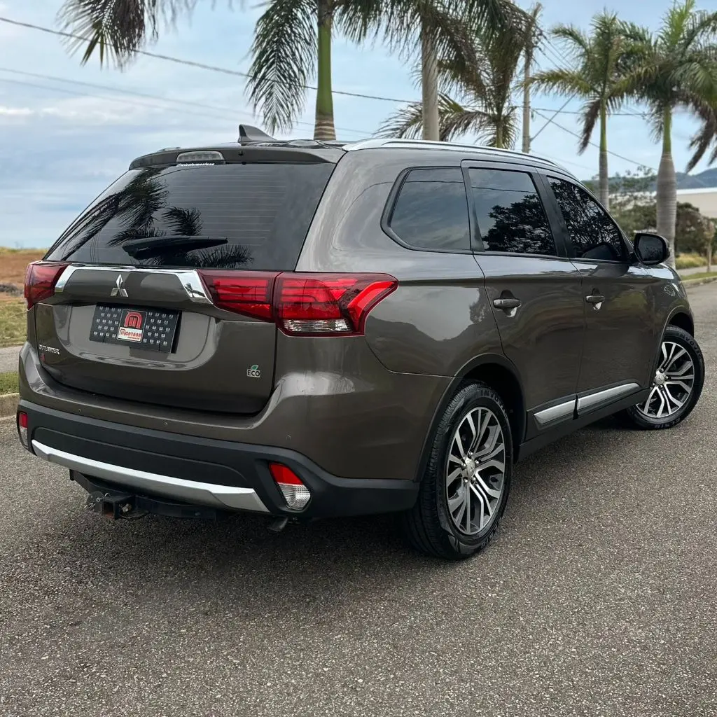 MITSUBISHI Outlander - Foto