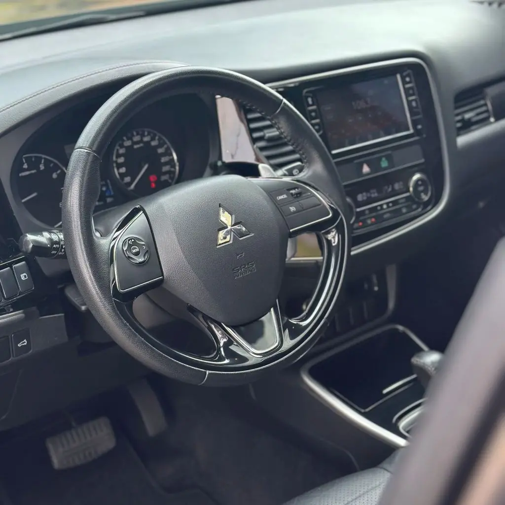 MITSUBISHI Outlander - Foto