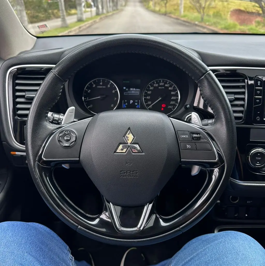 MITSUBISHI Outlander - Foto