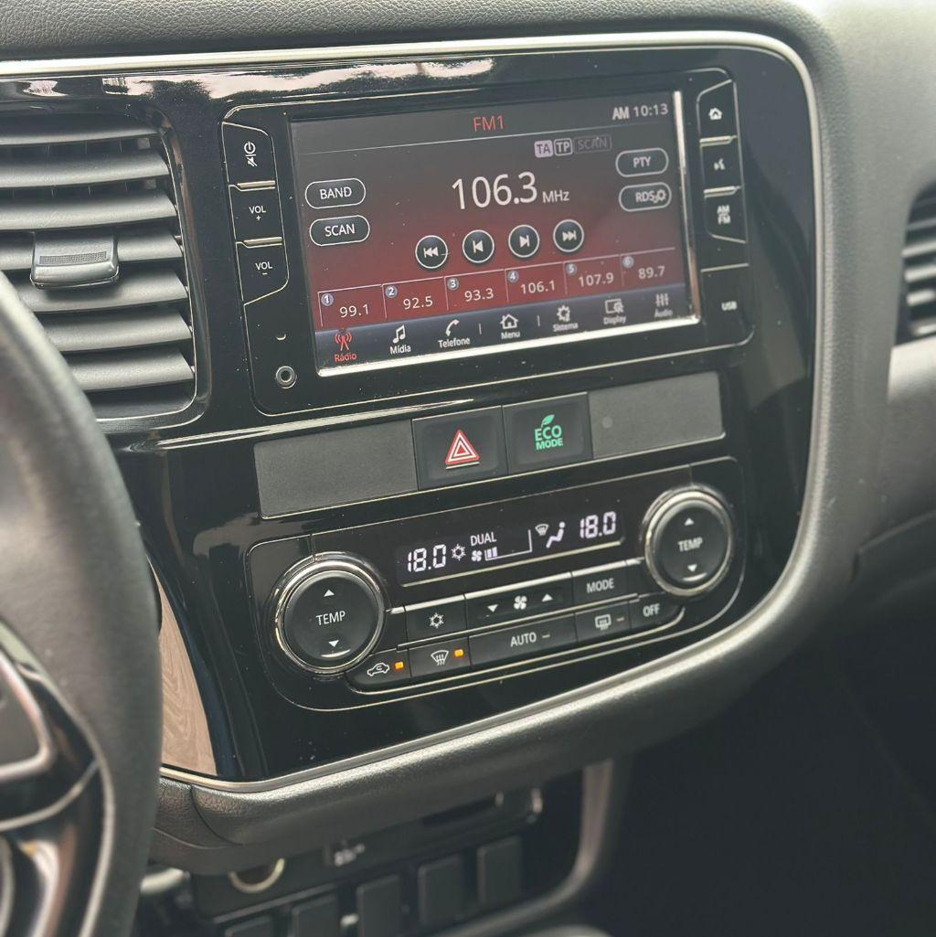 MITSUBISHI Outlander - Foto