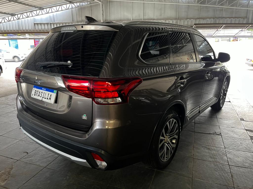 MITSUBISHI Outlander - Foto
