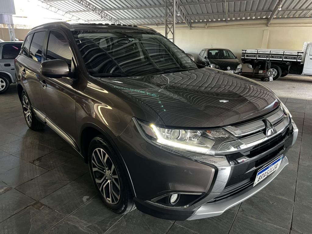 MITSUBISHI Outlander - Foto