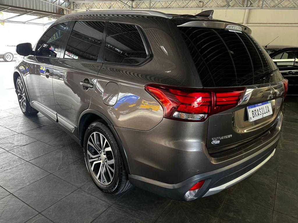 MITSUBISHI Outlander - Foto