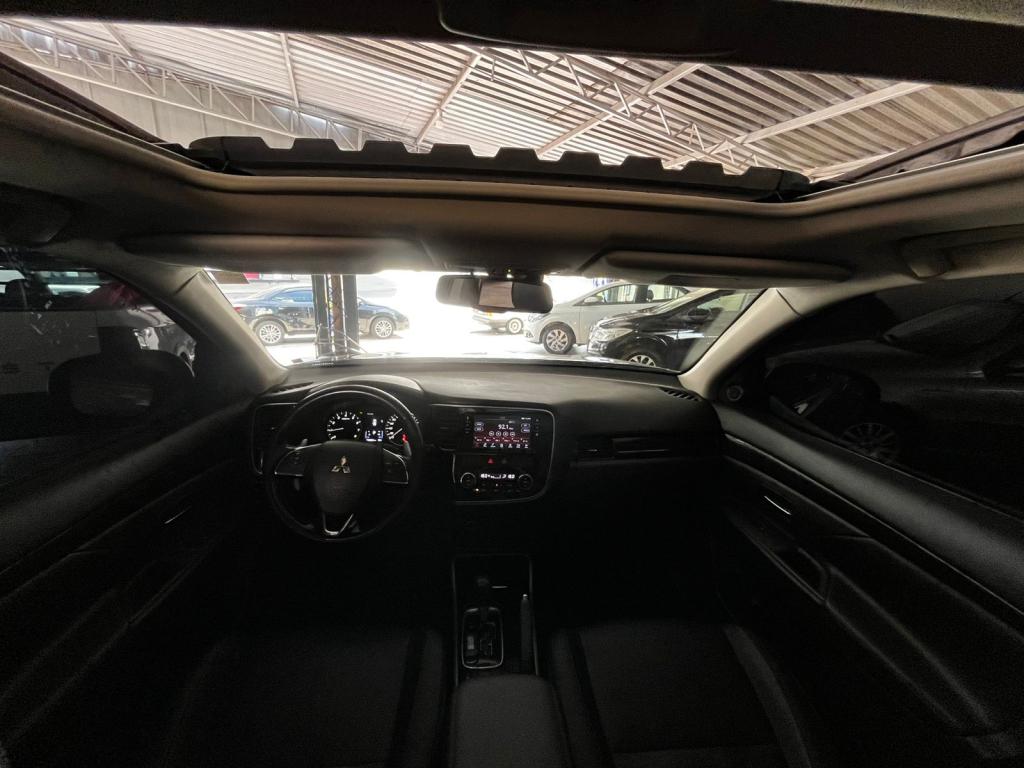 MITSUBISHI Outlander - Foto