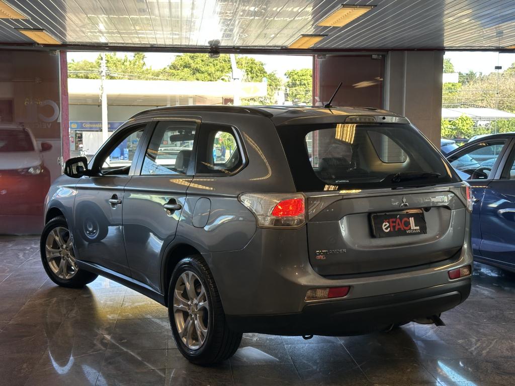MITSUBISHI Outlander - Foto