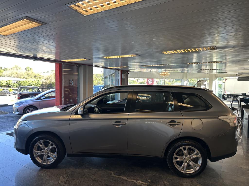 MITSUBISHI Outlander - Foto