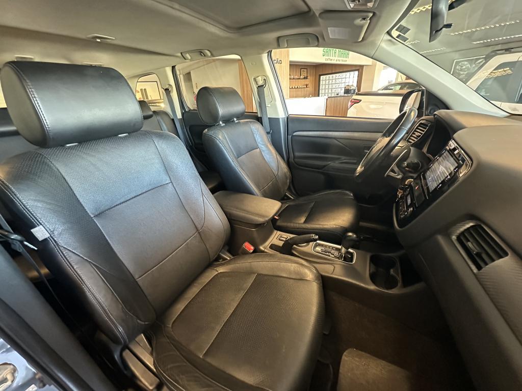 MITSUBISHI Outlander - Foto