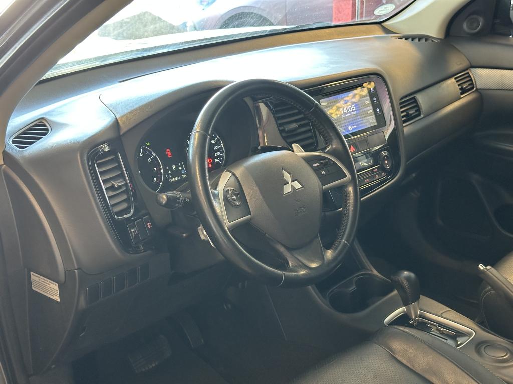 MITSUBISHI Outlander - Foto