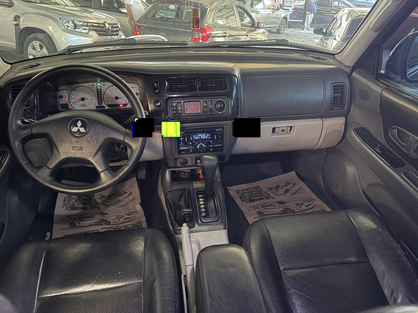 MITSUBISHI Pajero - Foto