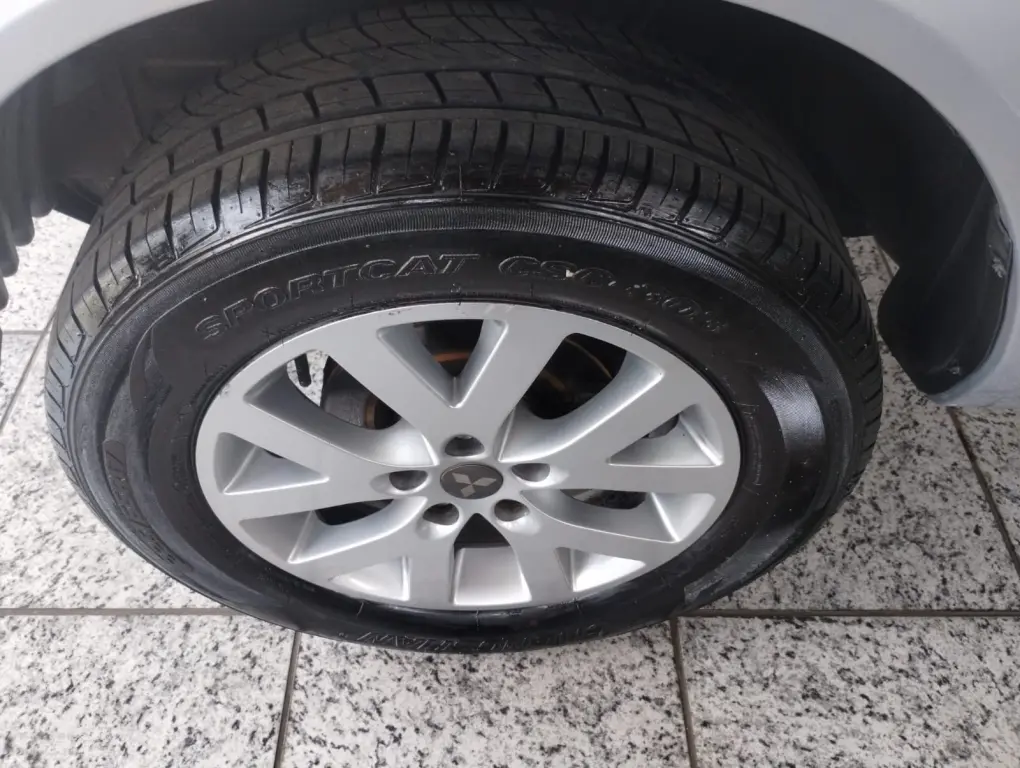 MITSUBISHI Pajero TR4 - Foto