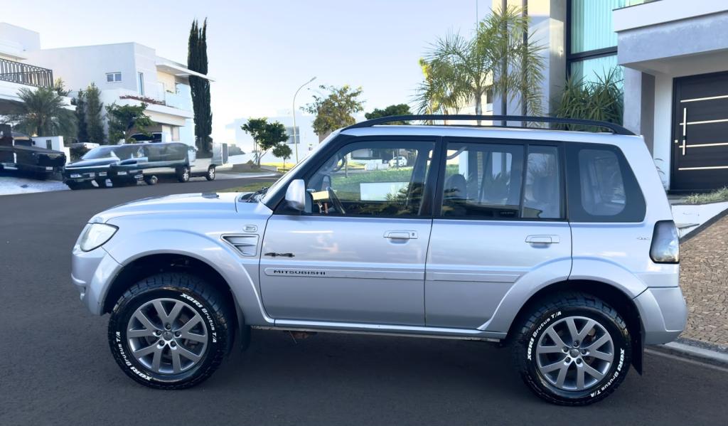 MITSUBISHI Pajero TR4 - Foto
