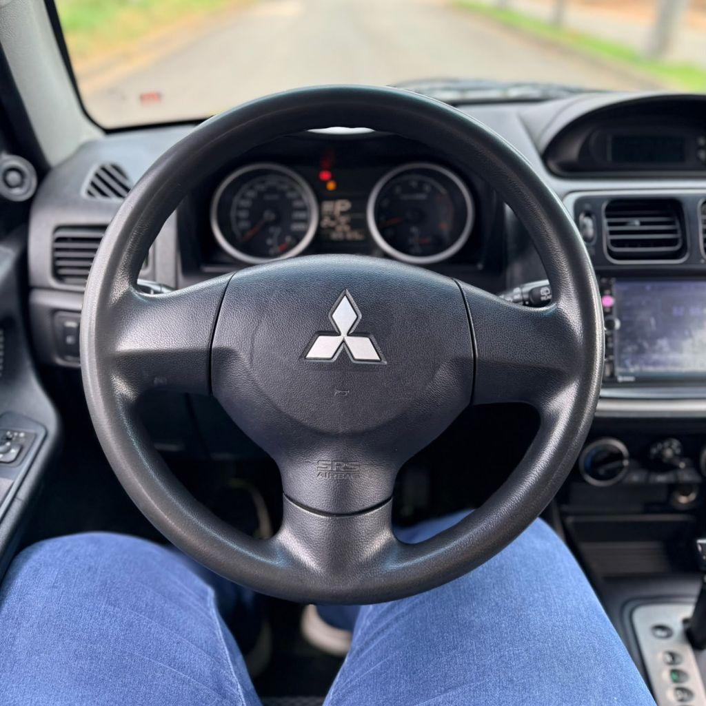 MITSUBISHI Pajero TR4 - Foto