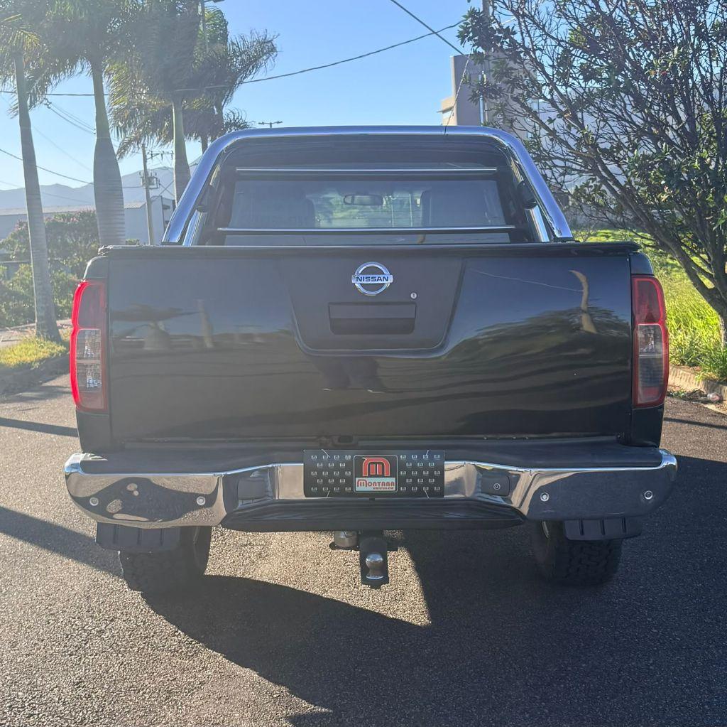NISSAN Frontier - Foto