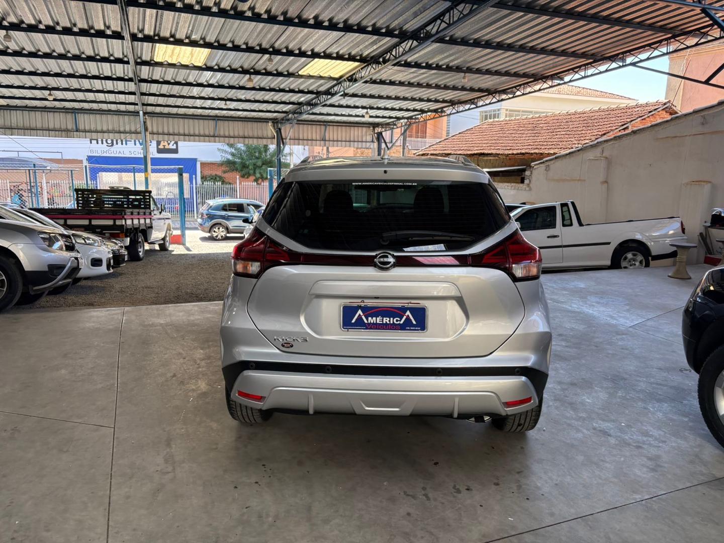 NISSAN Kicks - Miniatura